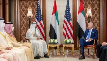 الشيخ محمد بن زايد آل نهيان رئيس دولة الإمارات خلال لقاء الرئيس الأمريكي