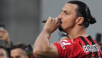 زلاتان إبراهيموفيتش مهاجم ميلان