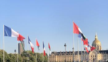 علم الإمارات يزين باريس احتفاء بزيارة الشيخ محمد بن زايد آل نهيان