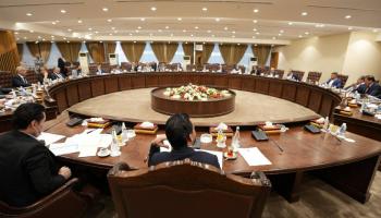 رئيس البرلمان في اجتماع مع القوى السياسية