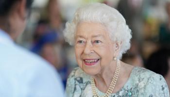 إليزابيث الثانية ملكة بريطانيا 
