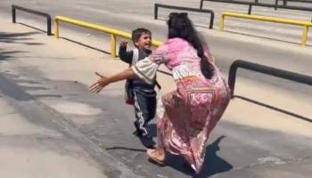 المذيعة الأردنية أحلام العجارمة تستقبل ابنها المختطف