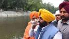 یک مقام هندی برای اثبات سلامت آب «رودخانه سیاه» پس از نوشیدن آن مسموم شد