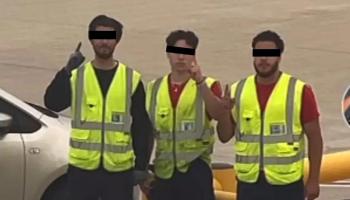 الشبان الثلاثة والإشارة التي فجرت القضية