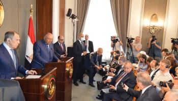 مؤتمر صحفي يجمع شكري ولافروف