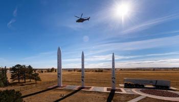 قاعدة جوية بولاية ويومينج قرب أبراج خلوية بمعدات هواوي الصينية