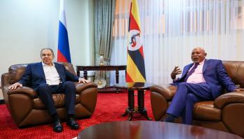 وزير خارجية أوغندا خلال استقباله نظيره الروسي 