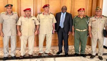 المبعوث الأممي خلال لقائه المسؤولين العسكريين في ليبيا