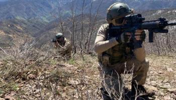 جنديان تركيا مشاركان بإحدى العمليات 