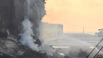 النيران اندلعت منذ أيام في صوامع المرفأ