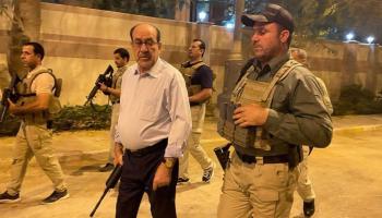 المالكي مسلحاً يجوب المنطقة الرئاسية عشية الاقتحام الأول للصدريين
