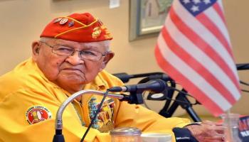 صامويل ساندوفال، أحد آخر المتحدثين بلغة النافاهو 