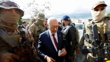 رجال أمن يرافقون الغنوشي في مثول سابق