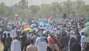 حشود المحتجين بالمنطقة الرئاسية في بغداد