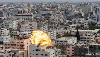 جانب من الغارات الإسرائيلية على قطاع غزة - رويترز