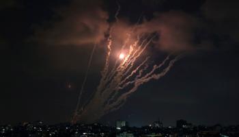 جانب من إطلاق الصواريخ من غزة 