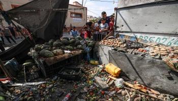 آثار قصف إسرائيلي بمخيم جباليا شمال قطاع غزة - ا ف ب