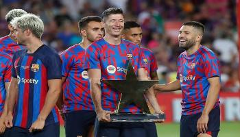 روبرت ليفاندوفسكي مهاجم برشلونة