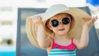 10 نصائح لحماية طفلك من "مخاطر الشمس" في الصيف