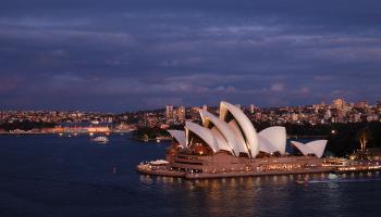 Sydney Opera Binası, Olivia Newton-John’un anısına pembeye büründü