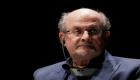 سلمان رشدي و"آيات شيطانية".. تاريخ طويل من التهديدات