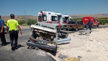 Malatya'da iki otomobilin çarpıştığı kazada 11 kişi yaralandı
