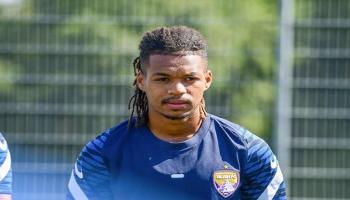 المهدي مبارك لاعب العين الإماراتي الجديد