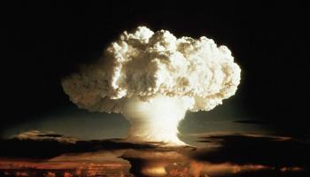 انفجار  إحدى القنابل النووية (صورة أرشيفية)