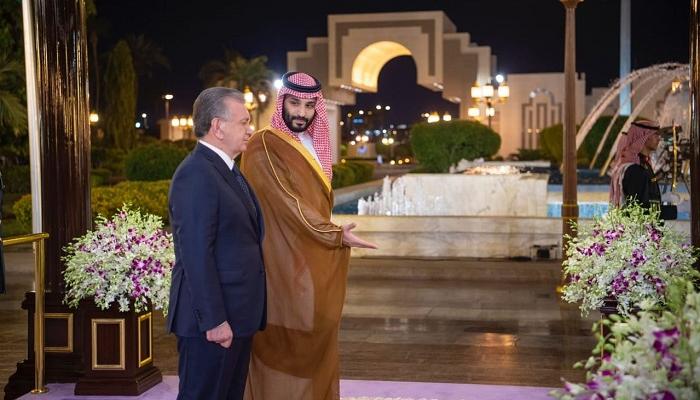 ولي العهد السعودي يستقبل الرئيس الأوزبكي