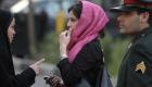 بسبب الحجاب.. الشرطة الإيرانية ترمي فتاة من السيارة  