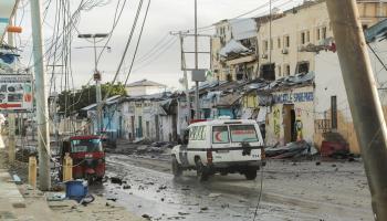جانب من الهجوم على فندق مقديشو الذي نفذته حركة الشباب -رويترز