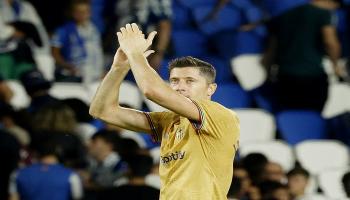 روبرت ليفاندوفسكي مهاجم برشلونة