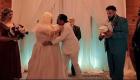 مشهد قبلة مؤيد النفيعي يغضب السعوديين.. ضجة بشأن محتوى "نتفليكس"