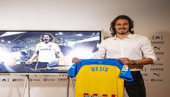 إدينسون كافاني مهاجم فالنسيا الجديد