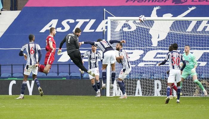 A person of them scored 131 .. the 8 goalkeepers who have scored the most targets in football heritage