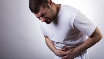 آلام البطن من الأمور التي تستوجب زيارة الطبيب