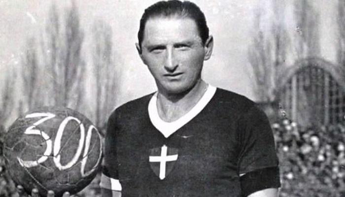 سيلفيو بيولا لاعب يوفنتوس ولاتسيو السابق