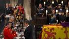 ماجرای صندلی خالی جلوی پادشاه بریتانیا در مراسم ملکه چه بود؟