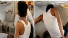 ویدئو | تلاش مرد پاکستانی برای شکستن شیشه هواپیما در میانه پرواز