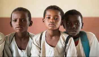 يعاني أطفال السودان من سوء التغذية الحاد 