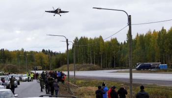 ویدئو | جنگنده‌های فنلاند فرود اضطراری در جاده را تمرین کردند