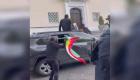 بالفيديو.. متظاهرون يحطمون سيارة أمام سفارة إيران بالنرويج
