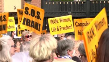 ویدئو| تجمع مقابل سفارت ایران در مادرید در حمایت از اعتراضات در ایران