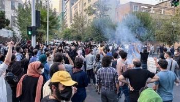 جانب من الاحتجاجات التي تشهدها إيران على مقتل الشابة مهسا