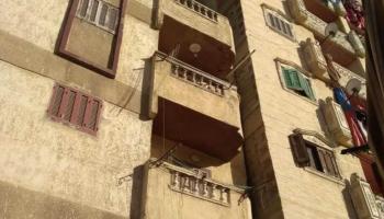 الأم تركته في المنزل من أجل فحص ابنتها الصغرى لدى طبيب