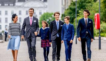 Au Danemark, les petits princes relégués au rang de comtes