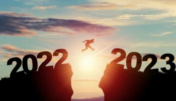 صورة تعبيرية لرحيل 2022 وحلول عام 2023