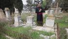 إسرائيليان يحطمان 30 شاهد قبر لمسيحيين في القدس