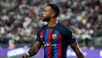 ممفيس ديباي بقميص برشلونة