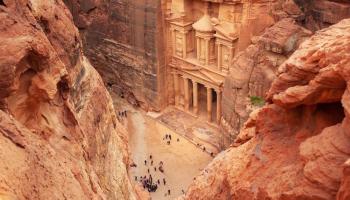 مدينة البتراء الأثرية في جنوب الأردن 